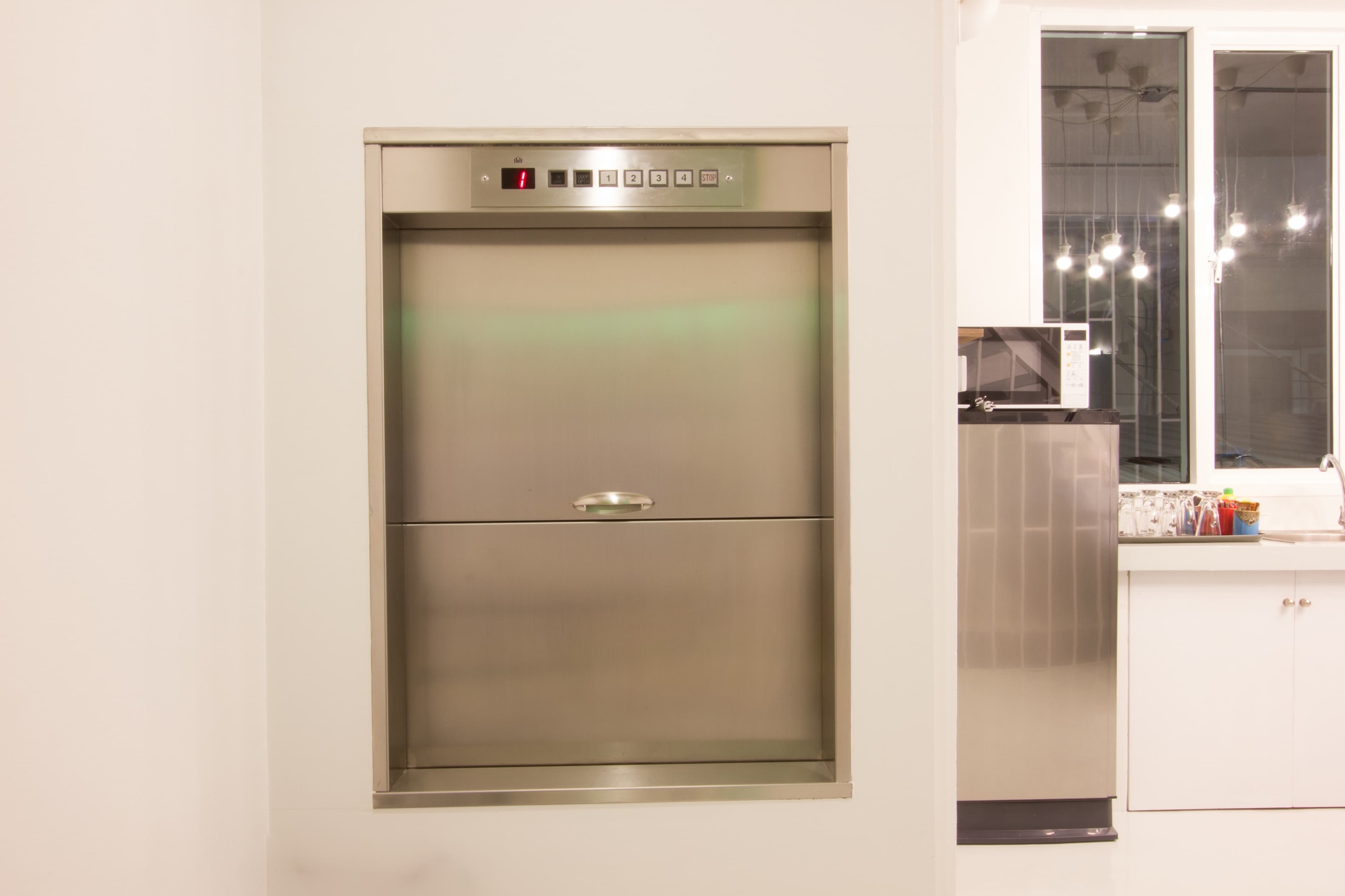 Dumbwaiter